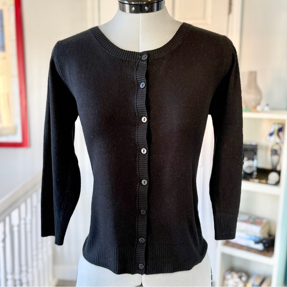 Vintage Joseph A Black Cardigan Sweater with Fitted Silhouette (size M)